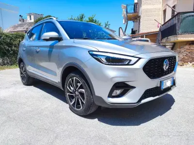 Usata MG ZS 106 CV (77 kW) 2024 Grigio SUV
