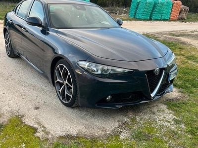 Usata Alfa Romeo Giulia 180 CV (132 kW) 2016 Grigio Berlina