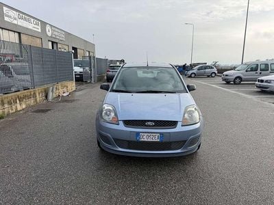 Usata Ford Fiesta Collection 75 CV (55 kW) 2006 Blu/azzurro Berlina