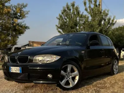 Usata BMW 118 122 CV (89 kW) 2005 Nero Utilitaria