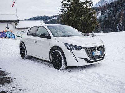 Usata Peugeot e-208 GT 100 kW (136 CV) 2020 Lack weiss perlglänzend Utilitaria