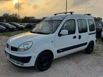 Usata Renault Kangoo 84 CV (61 kW) 2005 Bianco Monovolume