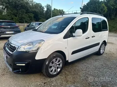 Usata Peugeot Partner Tepee Outdoor 99 CV (72 kW) 2016 Bianco Monovolume