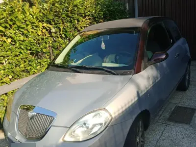 Usata Lancia Ypsilon 95 CV (69 kW) 2007 Viola Utilitaria