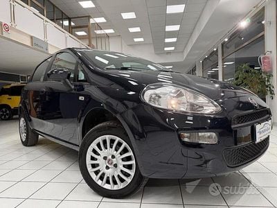Usata Fiat Punto S 77 CV (56 kW) 2015 Blu Utilitaria