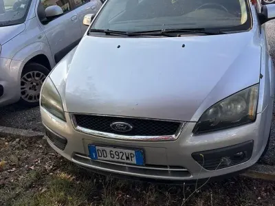 Usata Ford Focus 90 CV (66 kW) 2006 Grigio Berlina