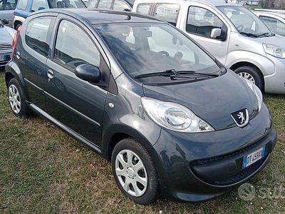 Usata Peugeot 107 68 CV (50 kW) 2008 Grigio Utilitaria