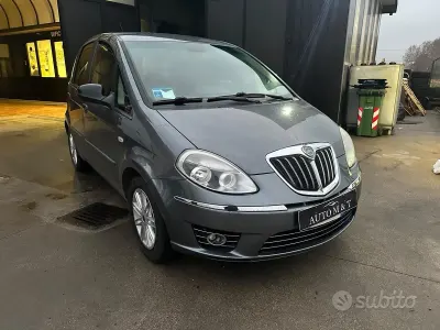 Usata Lancia Musa 95 CV (69 kW) 2012 Grigio Monovolume