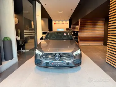 Usata Mercedes A180 AMG Line Premium 116 CV (85 kW) 2023 Grigio Berlina
