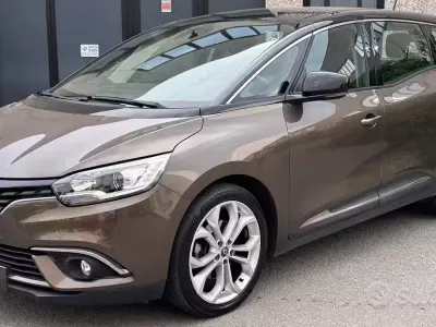 Usata Renault Grand Scénic IV 120 CV (88 kW) 2019 Marrone Monovolume