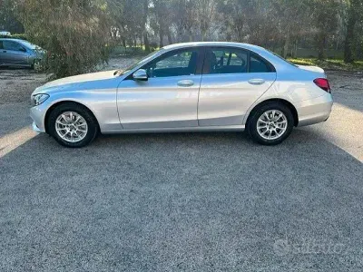 Usata Mercedes 180 116 CV (85 kW) 2019 Grigio Berlina