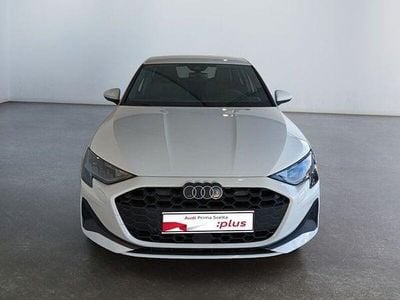 Bianco Nuova 2025 Audi A3 Sportback Business Utilitaria | 38.000 € (Buon prezzo)