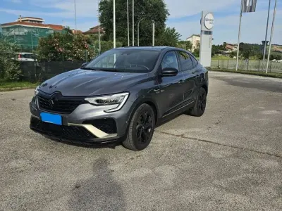 Usata Renault Arkana Engineered 94 CV (69 kW) 2023 Grigio scuro SUV