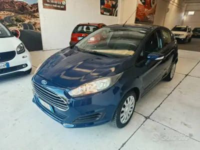 Usata Ford Fiesta 97 CV (71 kW) 2014 Bluazzurro Utilitaria