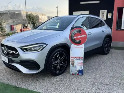 Usata Mercedes GLA200 Premium 150 CV (110 kW) 2022 Argento SUV