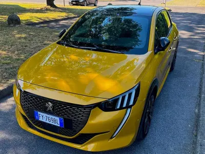 Usata Peugeot 208 GT-line 131 CV (96 kW) 2019 Giallo Utilitaria