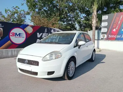 Usata Fiat Grande Punto Dynamic 75 CV (55 kW) 2007 Bianco Utilitaria
