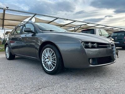 Usata Alfa Romeo 159 135 CV (99 kW) 2011 Grigio Station wagon