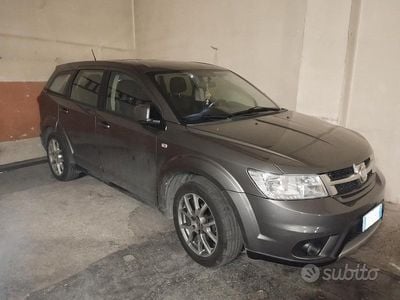 Usata Fiat Freemont 170 CV (125 kW) 2011 Grigio SUV