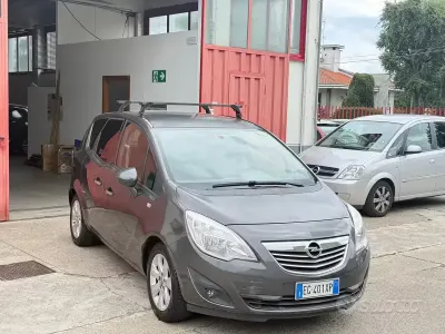 Usata Opel Meriva 120 CV (88 kW) 2011 Grigio Monovolume