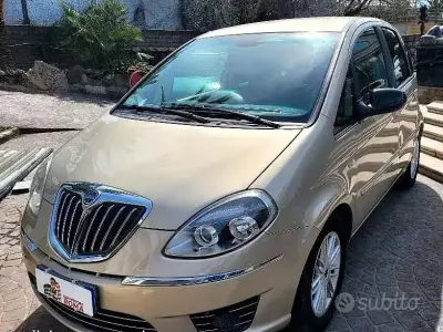 Usata Lancia Musa 95 CV (69 kW) 2012 Beige Monovolume