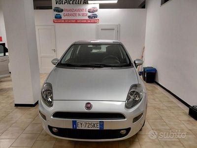 Usata Fiat Punto 77 CV (56 kW) 2015 Grigio Utilitaria