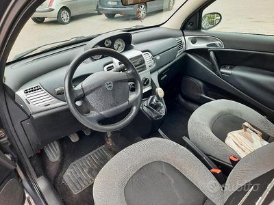 Gebraucht Lancia Ypsilon 77 PS (56 kW) 2007 Grau Kleinwagen