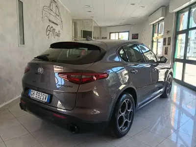 Usata Alfa Romeo Stelvio Sprint 190 CV (139 kW) 2022 Grigio SUV