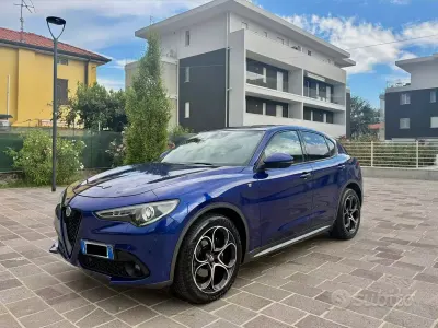 Usata Alfa Romeo Stelvio Ti 209 CV (153 kW) 2022 Bluazzurro SUV
