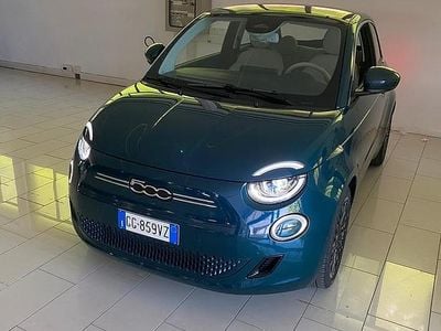 Usata Fiat 500e La Prima 42 kW (58 CV) 2022 Verde Utilitaria