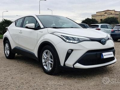 Usata Toyota C-HR Business Edition 97 CV (71 kW) 2020 Bianco SUV