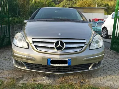 Usata Mercedes B180 109 CV (80 kW) 2007 Antracite pastello Monovolume