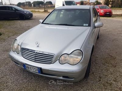 Usata Mercedes C180 129 CV (94 kW) 2001 Argento Berlina
