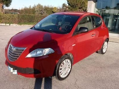 Usata Lancia Ypsilon Silver 69 CV (50 kW) 2012 Rosso Utilitaria