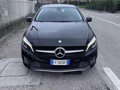 Usata Mercedes A180 109 CV (80 kW) 2016 Nero Berlina