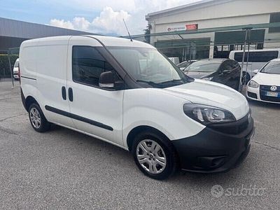 Usata Fiat Doblò S 105 CV (77 kW) 2021 Bianco Monovolume