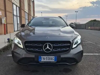 Usata Mercedes GLA220 Premium 177 CV (130 kW) 2018 Grigio SUV
