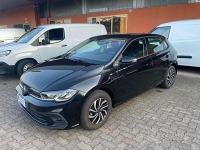 Usata VW Polo Life 95 CV (69 kW) 2025 Nero Utilitaria