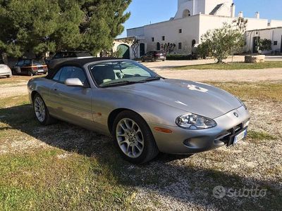 Usata Jaguar XK8 284 CV (208 kW) 1998 Grigio Cabrio