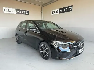 Usata Mercedes B180 Advanced 116 CV (85 kW) 2023 Nero Utilitaria