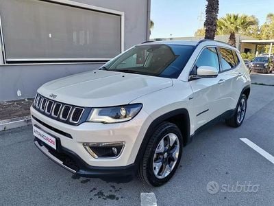 Begagnad Jeep Compass Limited 140 HK (102 kW) 2019 Vit SUV