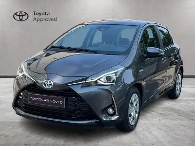 Usata Toyota Yaris Hybrid Active 73 CV (53 kW) 2018 Grigio Berlina