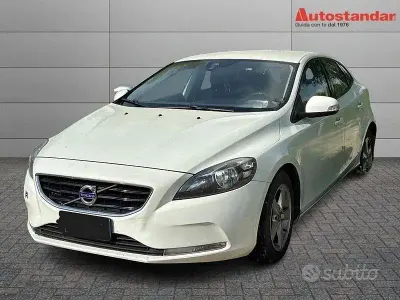 Usata Volvo V40 Kinetic 120 CV (88 kW) 2013 Bianco Berlina