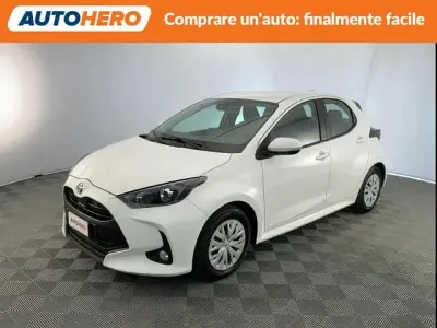 Usata Toyota Yaris Active 116 CV (85 kW) 2022 Bianco Utilitaria