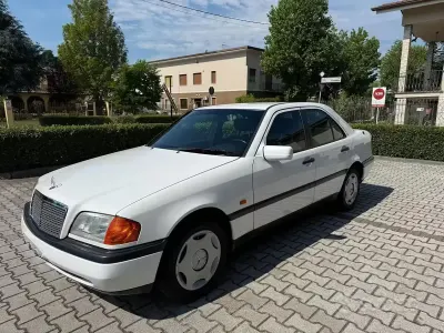 Gebraucht Mercedes C180 Classic 122 PS (89 kW) 1995 Weiß Limousine