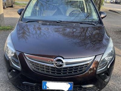 Usata Opel Zafira Tourer 140 CV (102 kW) 2013 Marrone Monovolume