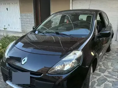 Usata Renault Clio III 75 CV (55 kW) 2011 Nero Berlina