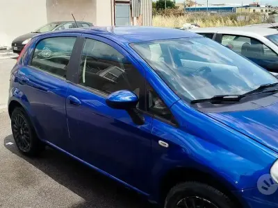 Usata Fiat Grande Punto 77 CV (56 kW) 2009 Blu Utilitaria