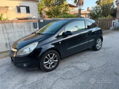 Usata Opel Corsa 75 CV (55 kW) 2008 Nero Utilitaria