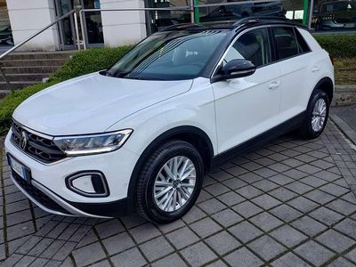 Usata VW T-Roc Life 110 CV (80 kW) 2022 Bianco SUV